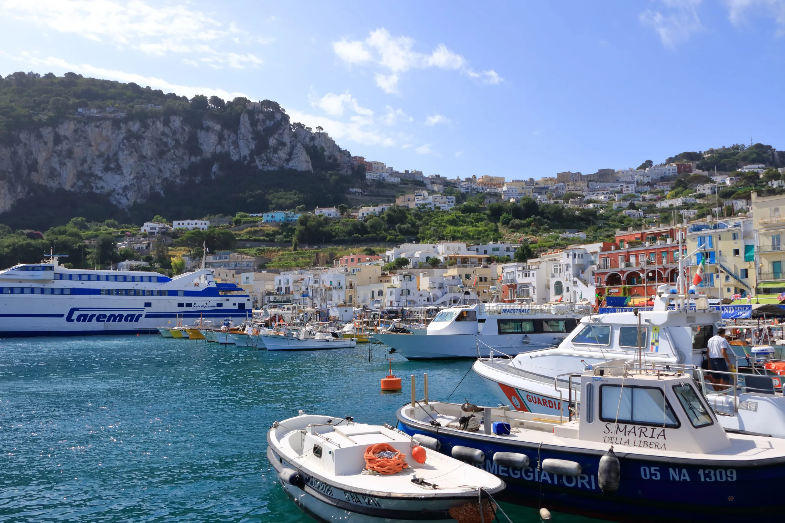 Capri 4 nap/3 éjszaka repjeggyel + 3 csillagos medencés szállással és reggelivel 59.580 Ft/fő