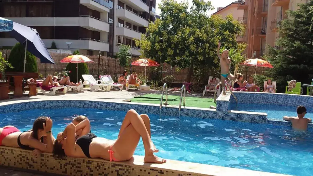 Ennyiért nem szabad itthon maradnod! - Naposparton 5 éjszakás nyaralás repülővel és medencés, közvetlen tengerparti hotellel 62.000 Ft