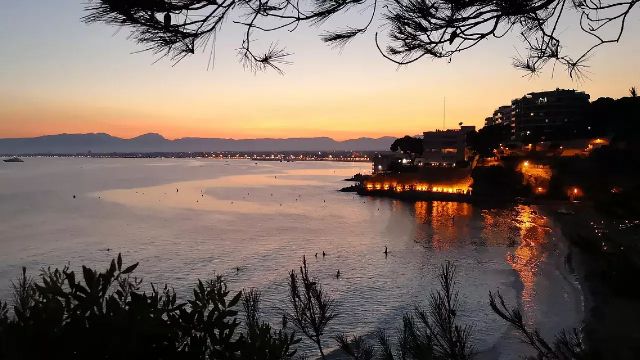 Fedezd fel Salou városát és a Costa Dorada aranypartját