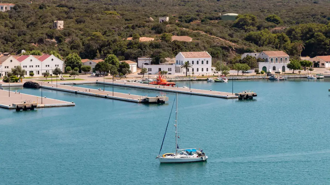Fedezd fel Te is Menorca legnagyobb városát