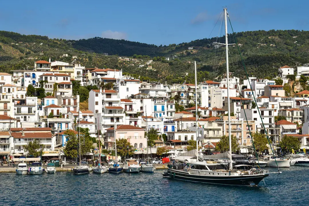 Hogyan juthatunk el Skiathos szigetére?