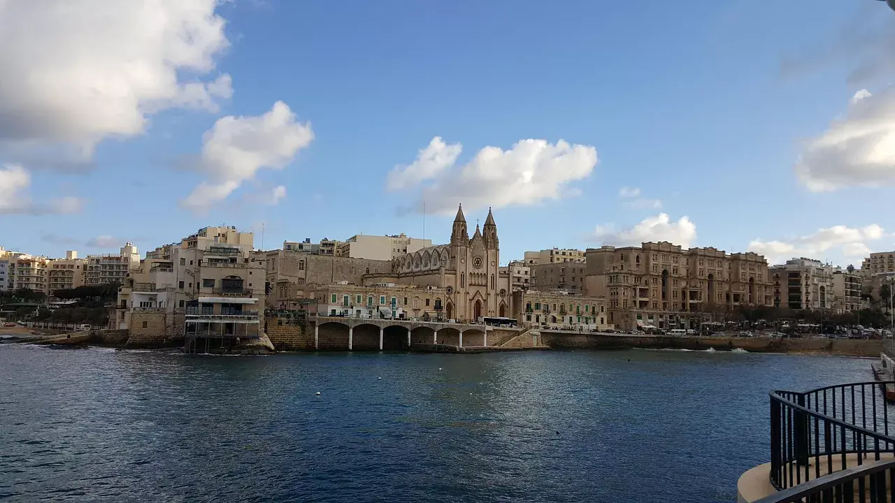 Irány Málta pezsgő városa, Sliema