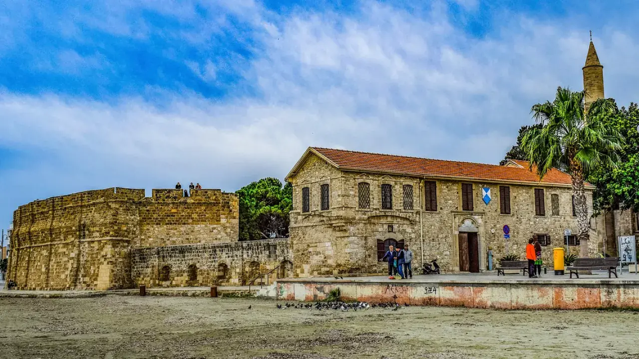 Lárnaka ahol a napfény és a tenger találkozik
