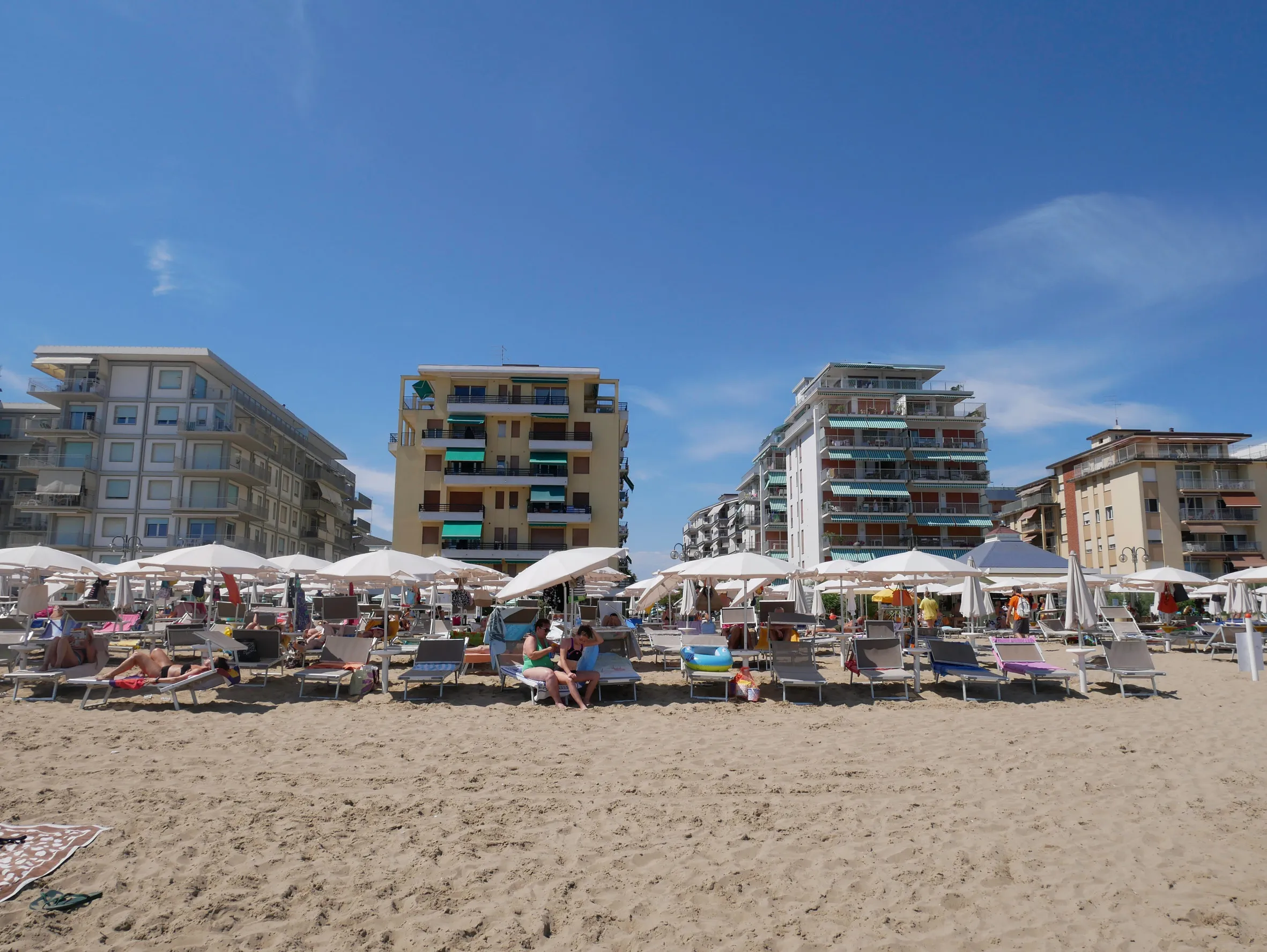 Lido di Jesolo 6 nap/5 éjszaka repjeggyel és szállással 63.040 Ft/fő