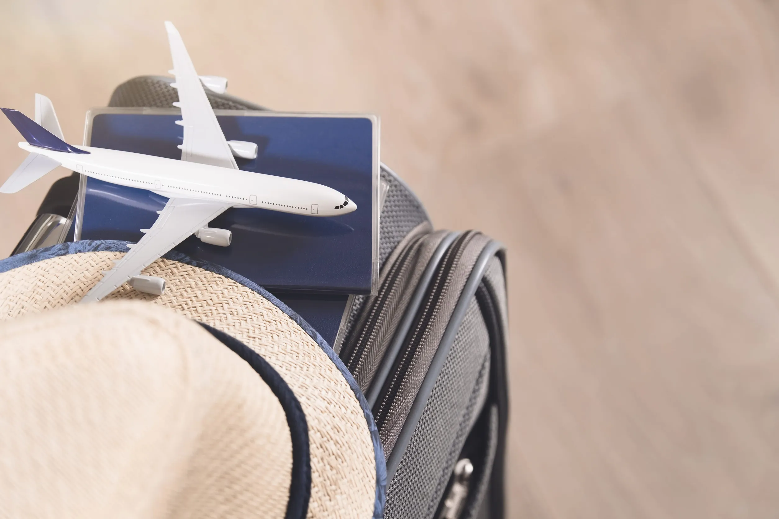 Mekkora bőröndöt vihetsz fel a gépre ingyen? – Utazótáska- és poggyász méret kisokos, hogy ne fizess feleslegesen a reptéren