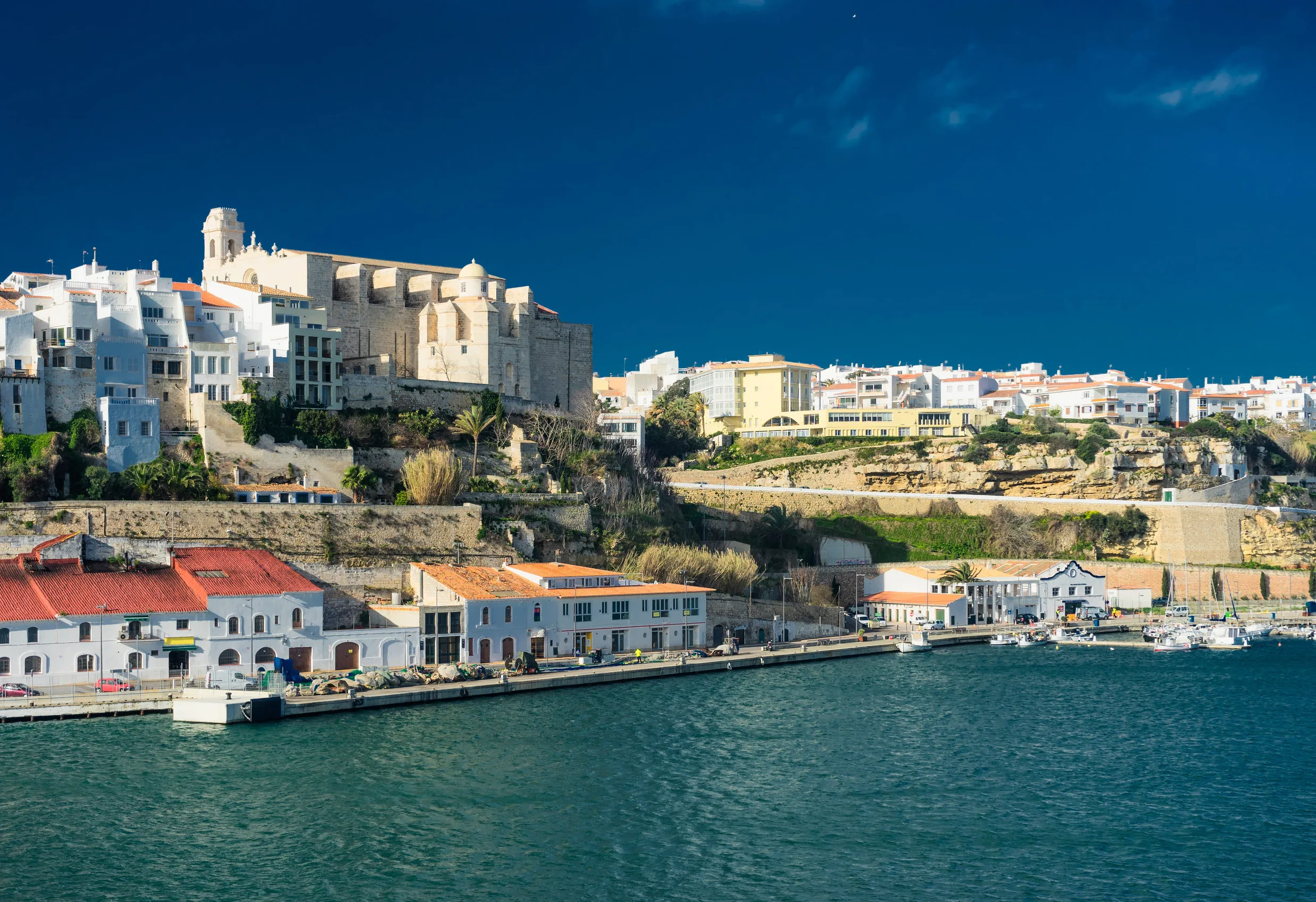 Menorca 6 nap/5 éjszaka repjeggyel és 3 csillagos szállással 73.845 Ft/fő