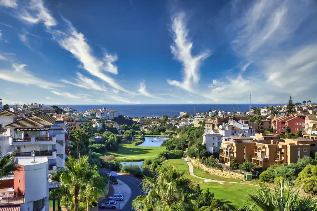 Mijas, napsütötte település a hegyek és a tenger között