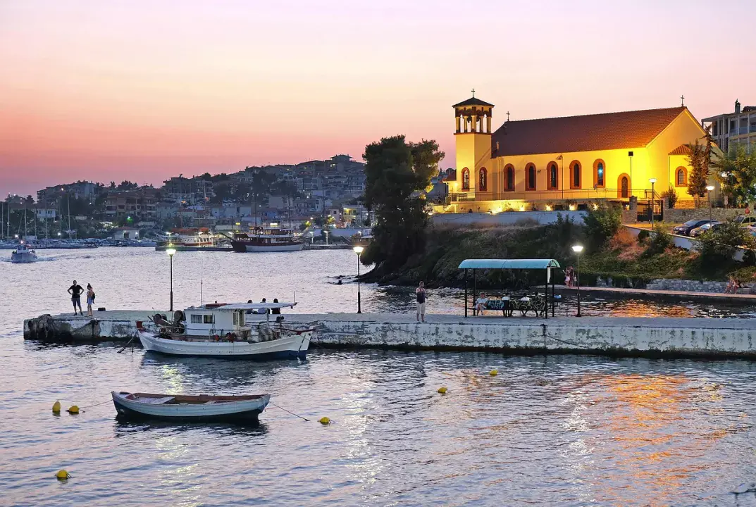 Neos Marmaras, Halkidikí tengerparti ékszere