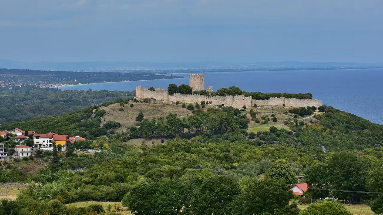 Platamon a Pieria Riviéra rejtett vára az Olümposz lábánál