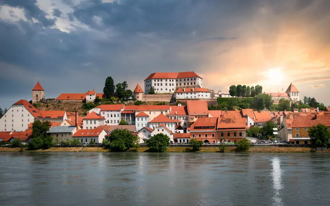 Régi város a Dráva mentén, irány Ptuj