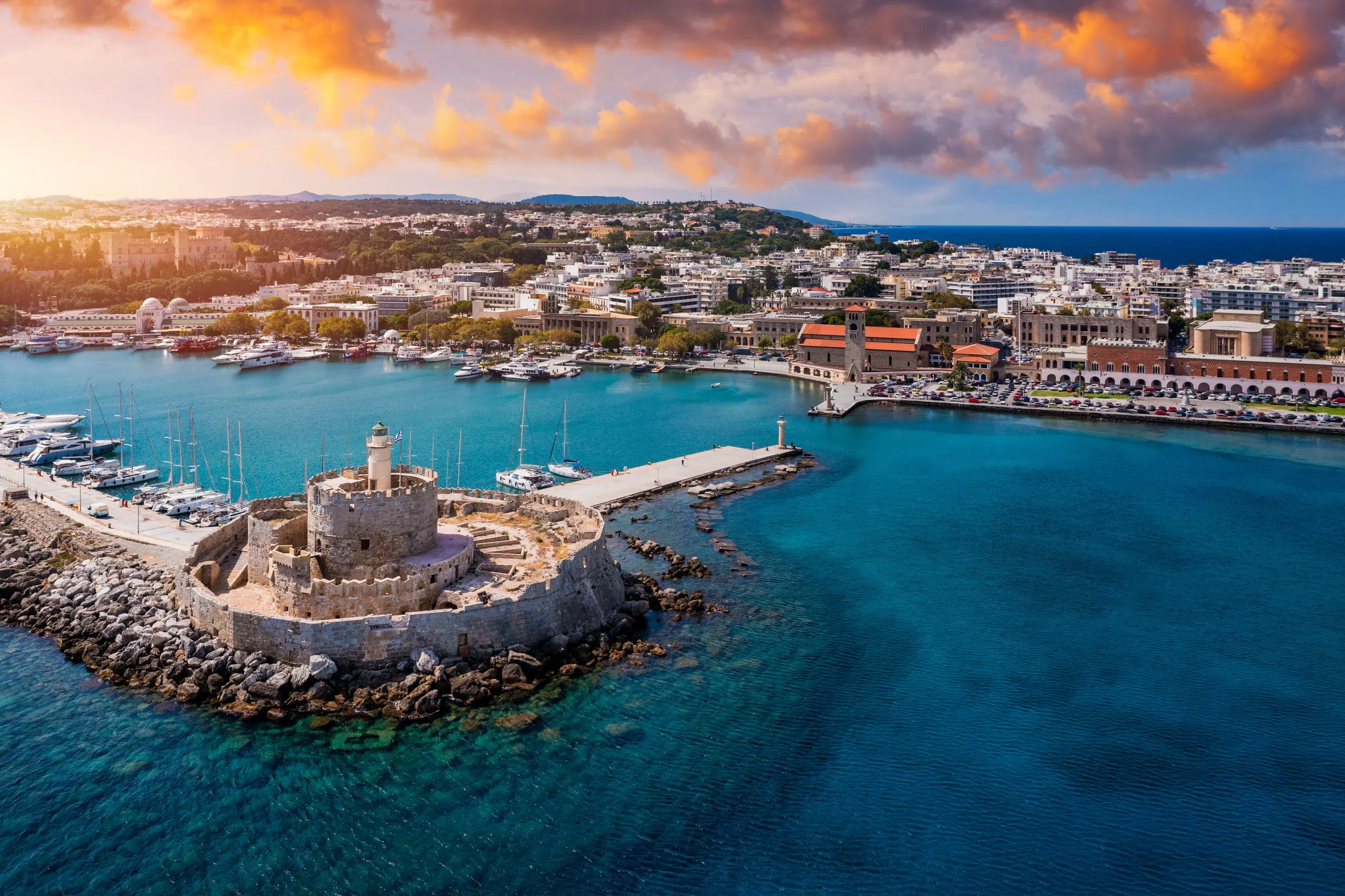 Rodosz 4 nap/3 éjszaka repjeggyel és szállással 51.280 Ft/fő