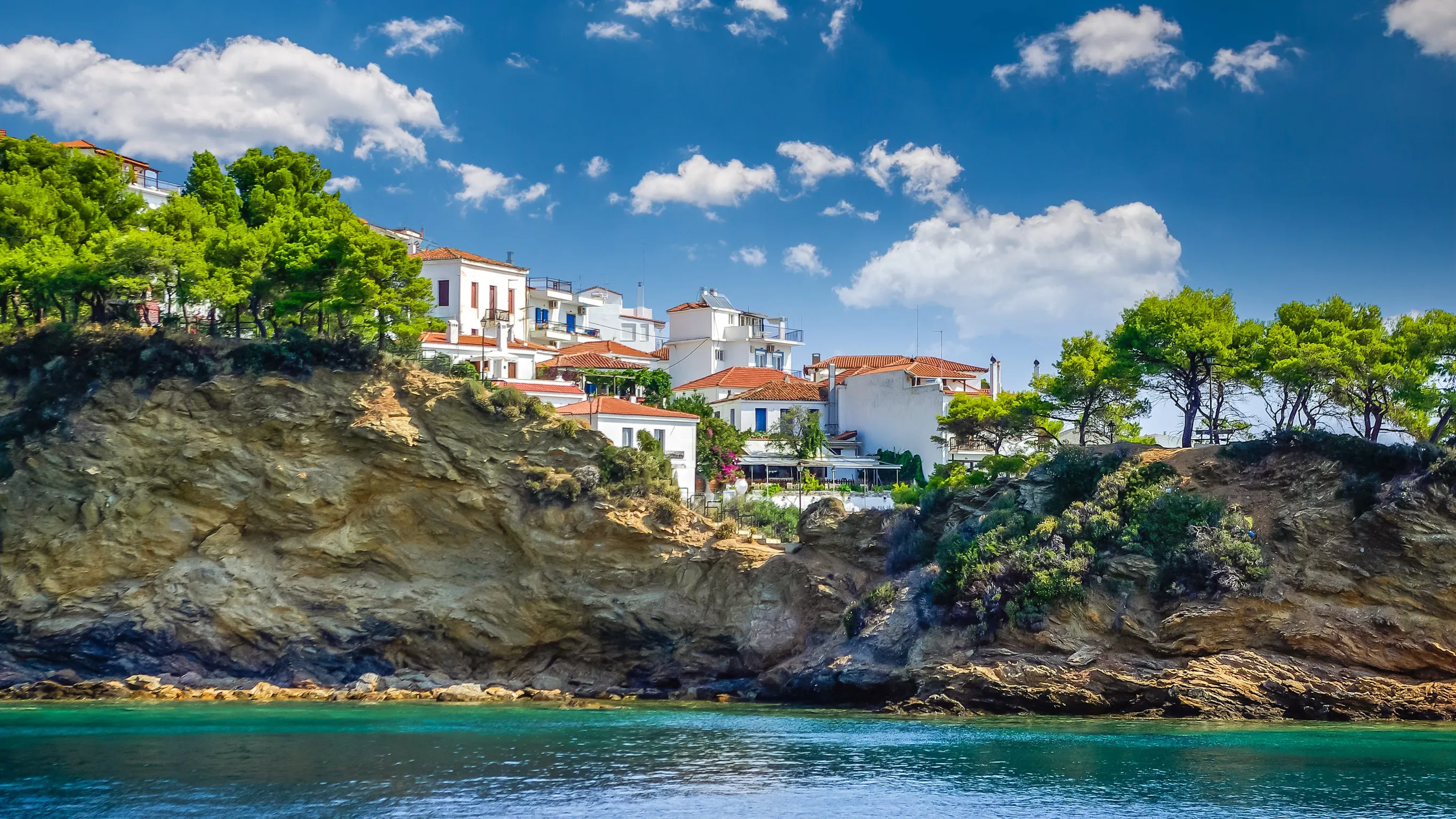 Skiathos 5 nap/4 éj repjeggyel és szállással 75.895 Ft/fő nyáron