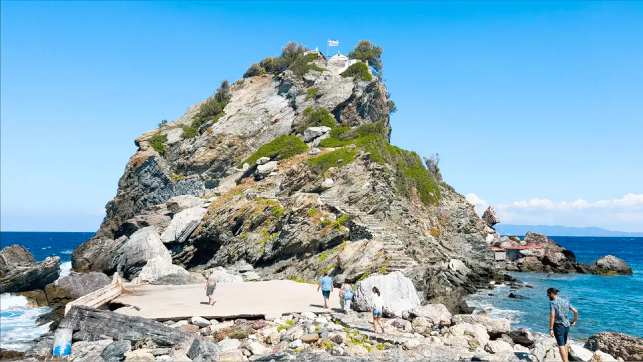 Szkopelosz varázslatos partjai: Úszás, napfény és egy kis hollywoodi csillogás