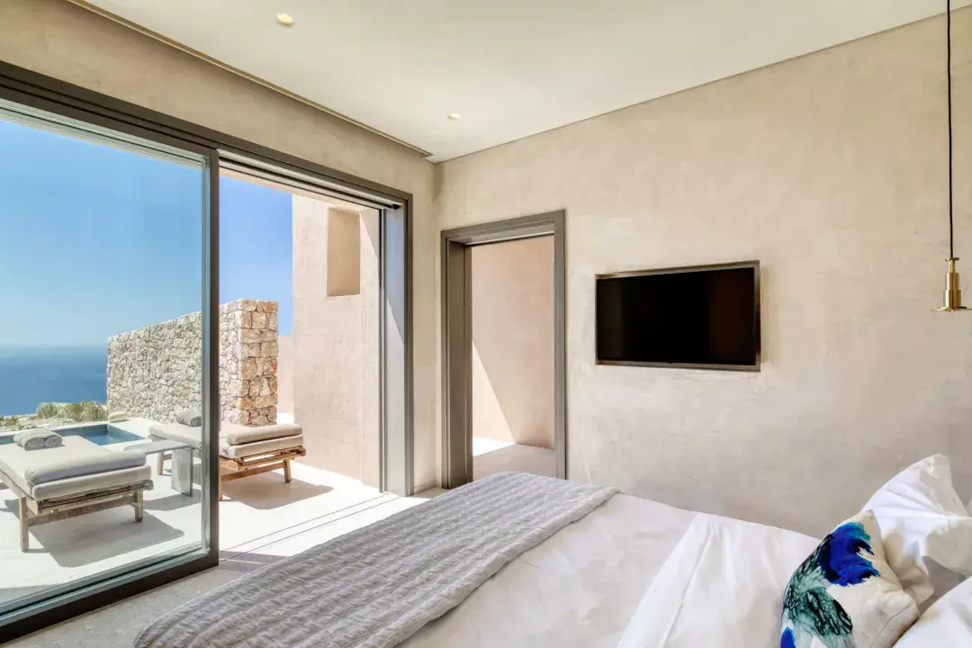 Szuper olcsó luxus szállások Santorini szigetén 2024-ben