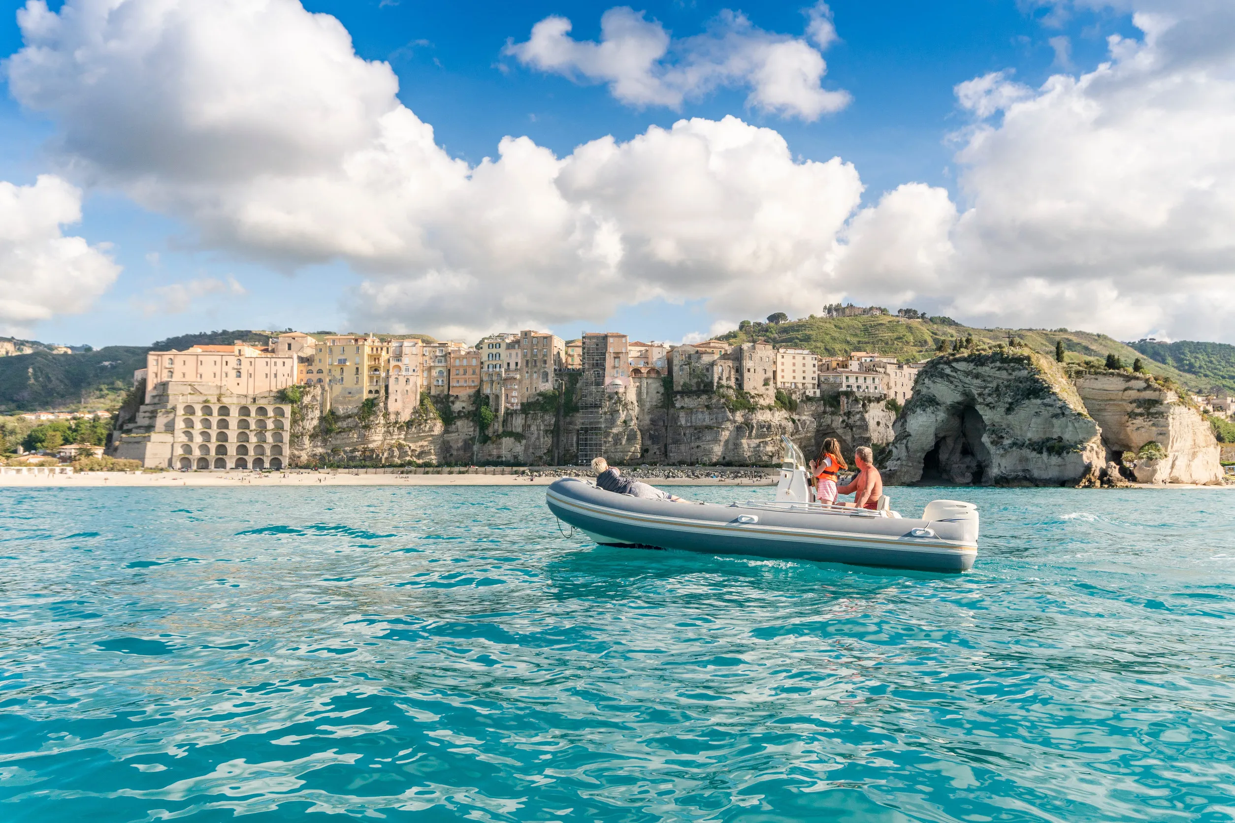 Tropea 6 nap/5 éjszaka repjeggyel és szállással 57.200 Ft/fő