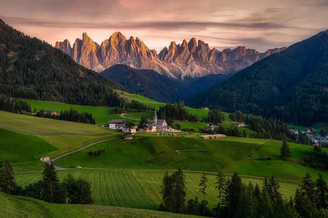 Val di Funes a Dolomitok meseszép völgye