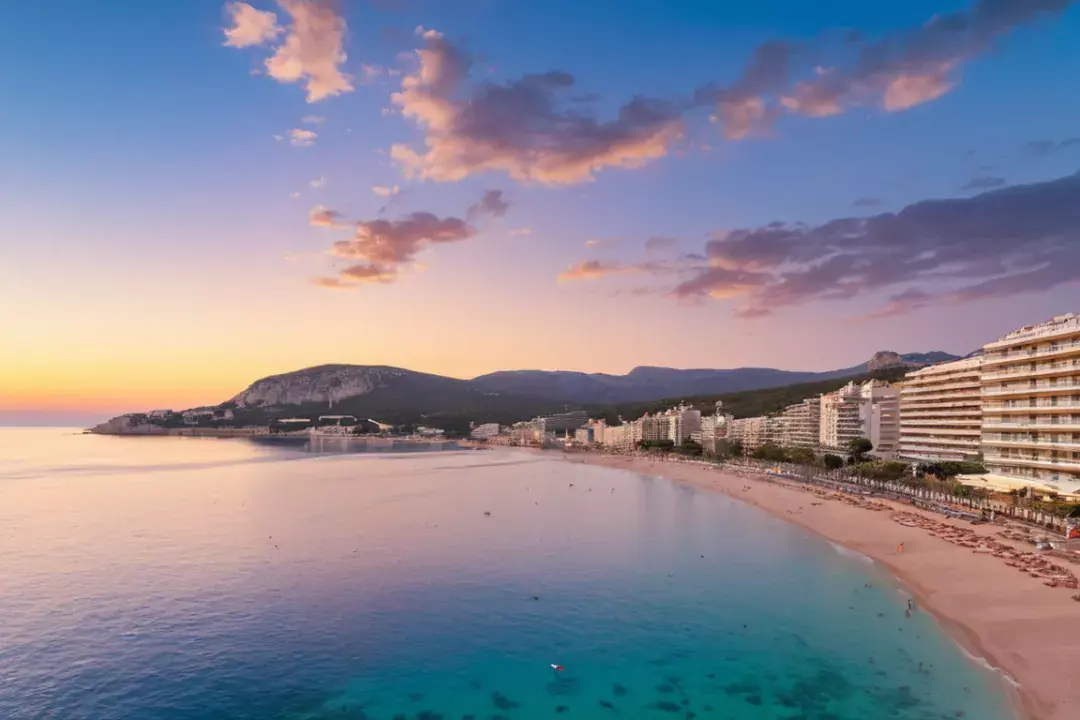 Vendéglátás és varázslatos éjszakák Mallorcán, Magaluf városában