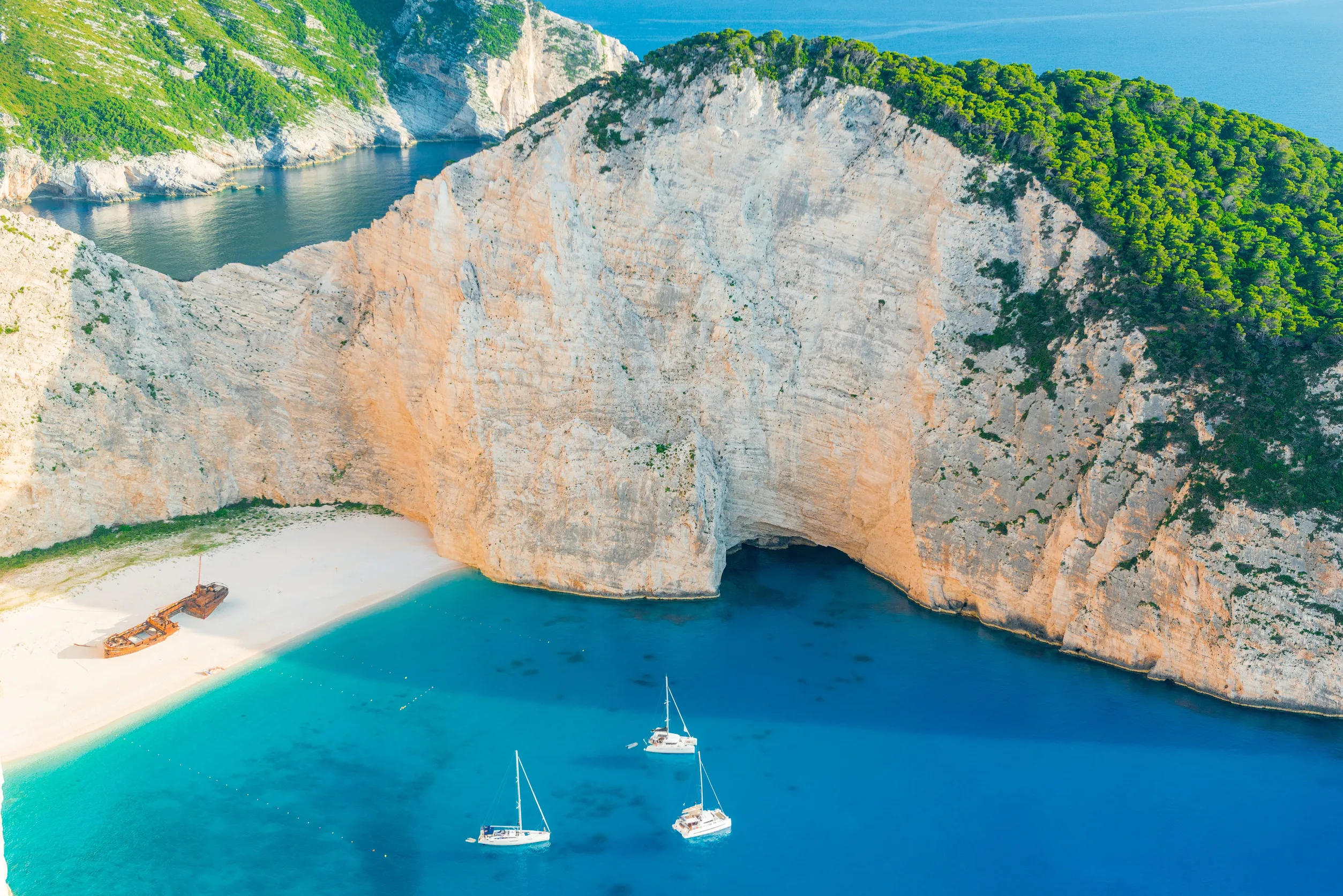 Zakynthos 7 nap/6 éjszaka repjeggyel és 3 csillagos szállással 73.315 Ft/fő